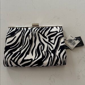 Liz Claiborne Black and White Animal Print Clutch *NWT